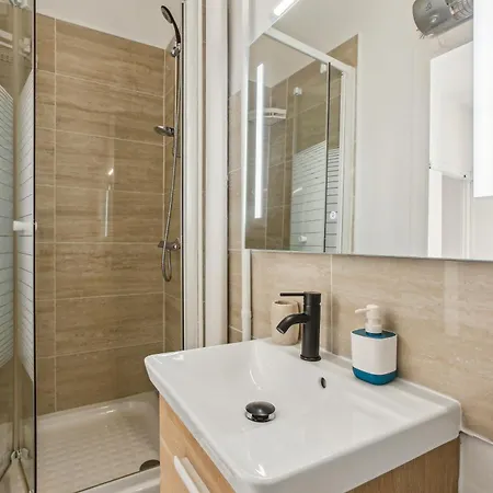Appartamento Chic And Comfortable Parigi